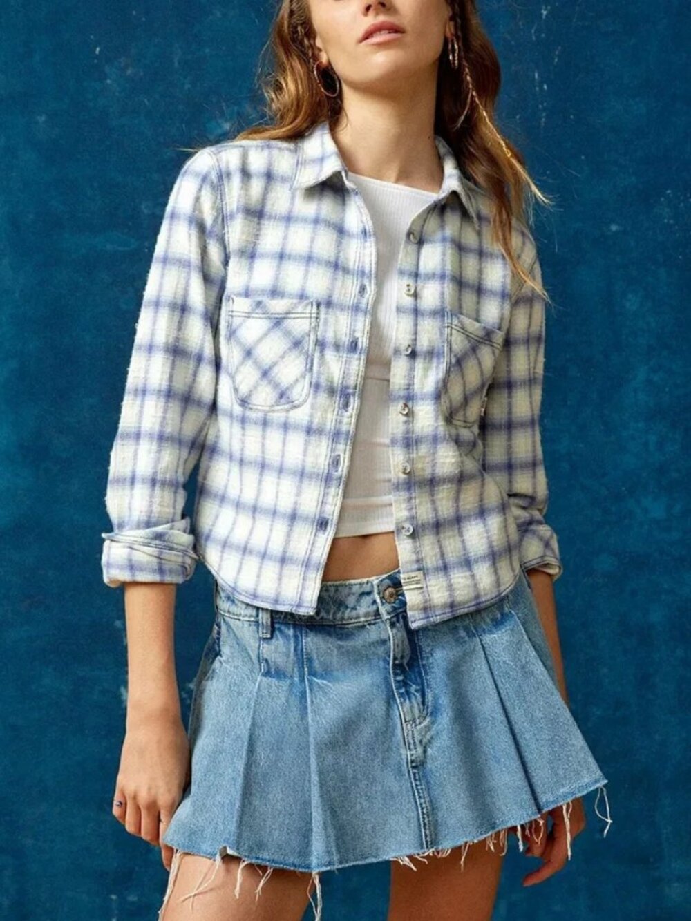 BDG Women's Cropped Checked Flannel Button-Down Shirt Medium Blue Long 90's Vibe